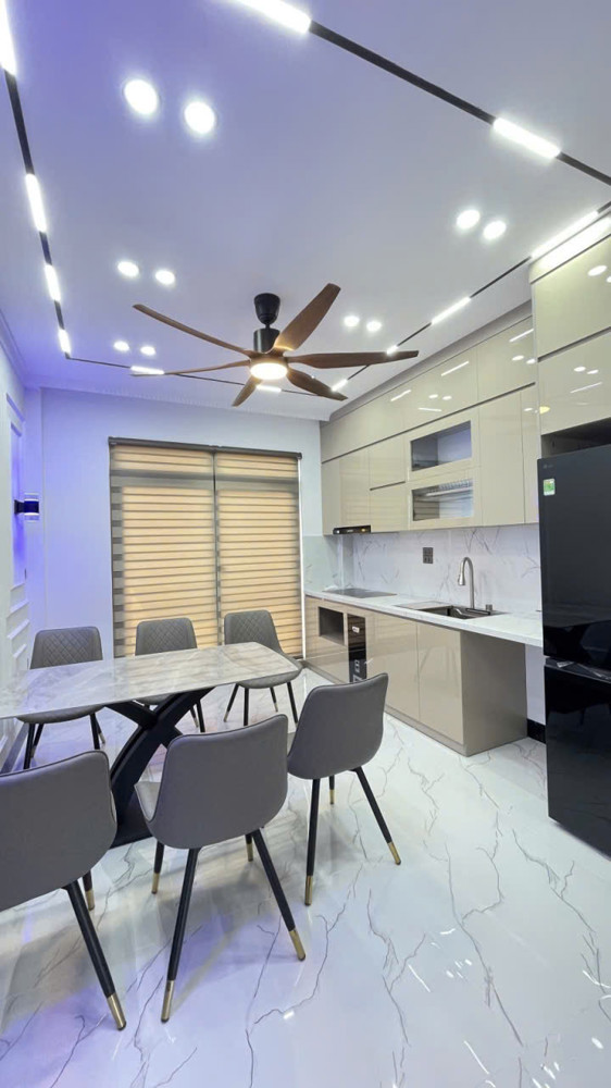 Bán nhà tại trung tâm Ngọc Thụy