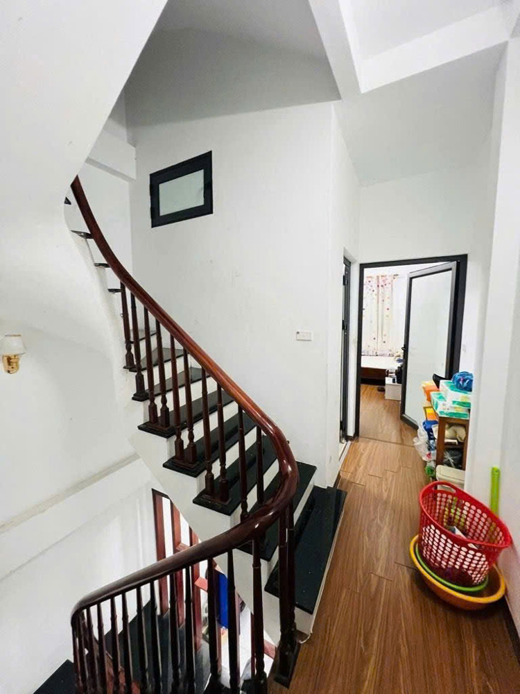 Tôi Cần BánNgôi Nhà Đẹp Ô TÔ Đỗ Cổng, 50 met * 4 Tầng. Nhỉnh 8 Tỷ – Kv Vạn Phúc Alo 0972.078.667