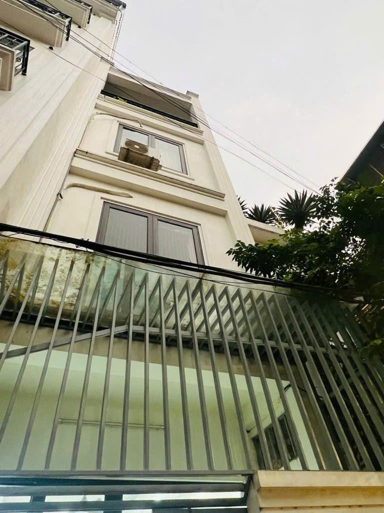 Tôi Cần BánNgôi Nhà Đẹp Ô TÔ Đỗ Cổng, 50 met * 4 Tầng. Nhỉnh 8 Tỷ – Kv Vạn Phúc Alo 0972.078.667