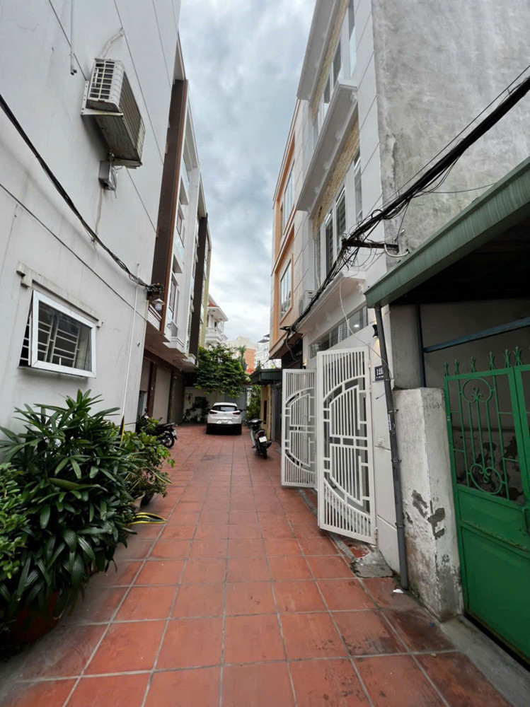 Bán nhà 3,5 tầng ô tô đỗ cửa Phụng Pháp Văn Cao Ngô Quyền