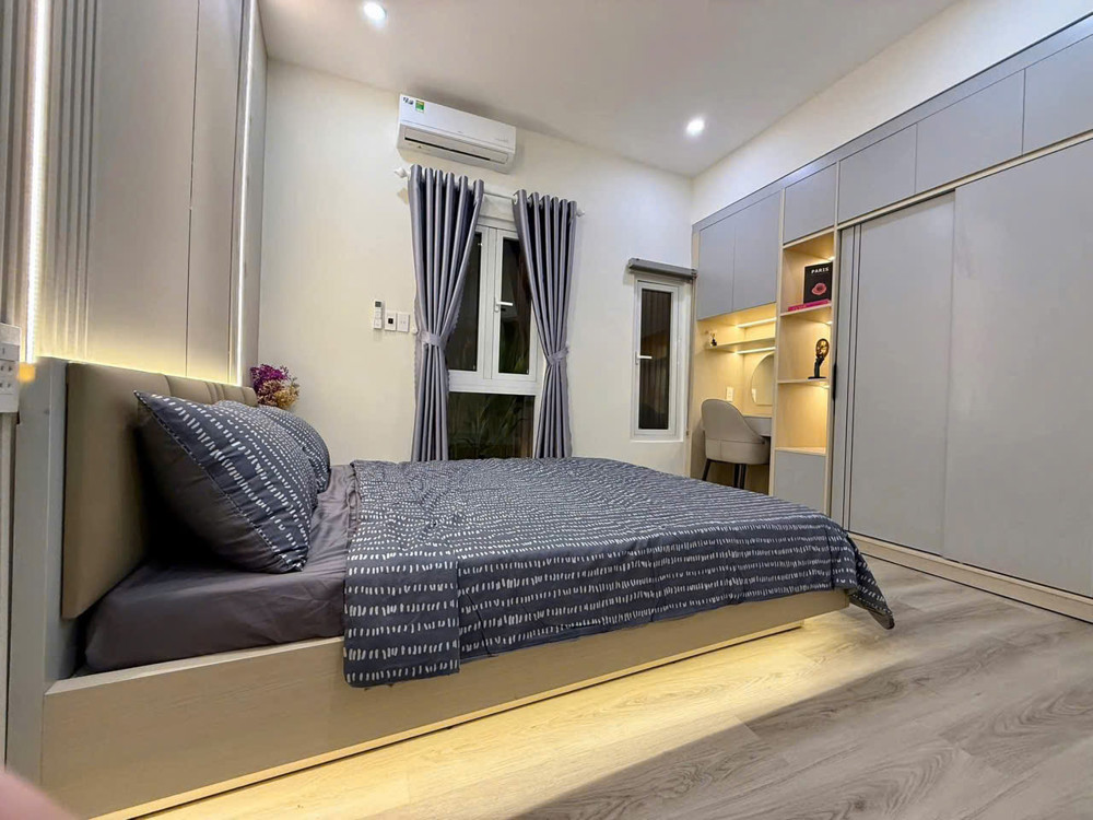 Cần bán nhà 3 tầng 3 mê sân thượng chill, 3 mặt kiệt sau lưng MT  Huỳnh Ngọc Huệ