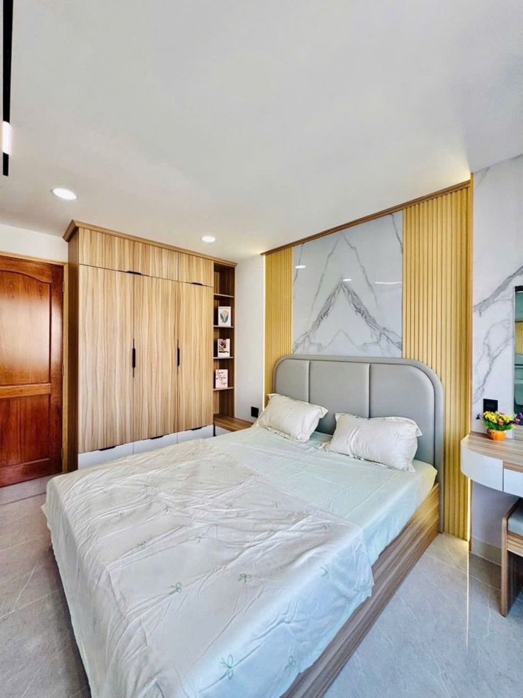 Bán Gấp: Nhà 5 Tầng Nguyễn Oanh - Gò Vấp, DT 50m², Mặt Tiền Rộng 5.8m. Giá Cực Tốt: 9.5 Tỷ