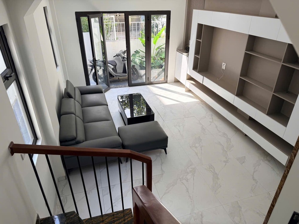 Bán nhà Vũ Xuân Thiều – Long Biên, ô tô đỗ cổng, 6 tầng thang máy, full nội thất