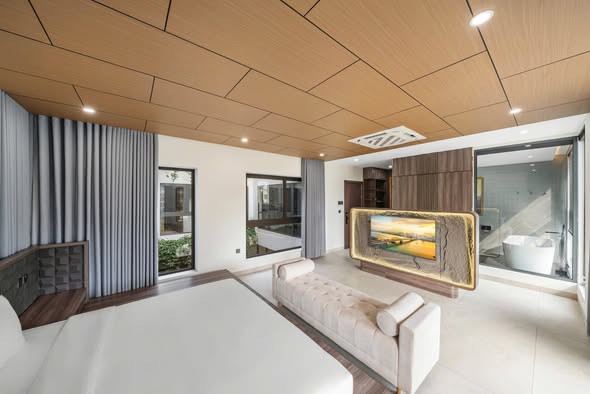 BÁN VILLA HỒ BƠI MT VƯƠNG THỪA VŨ, GẦN TÒA THÁP ĐÔI SUN. LH 0905233234