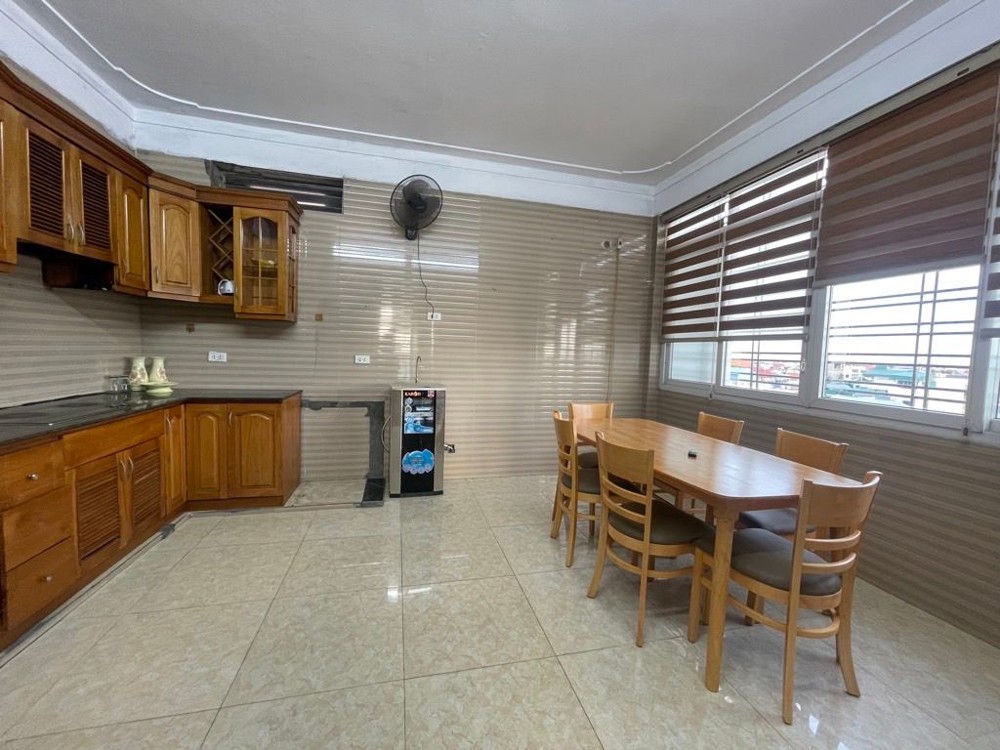 Hiếm ! Bán nhà ngõ 193 Bồ Đề 63m x 5T oto thông chỉ nhỉnh 15t còn tl