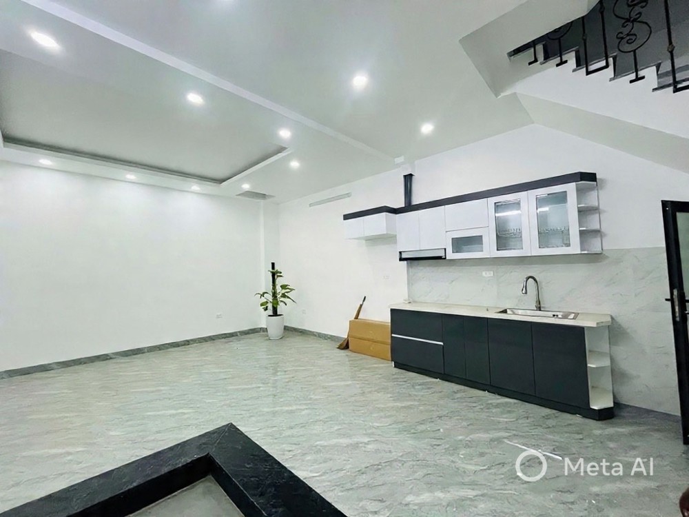 bán nhà đội cấn 45m x5 tầng MT 6m 10,6 tỷ sát phố,ngõ ô tô dừng đỗ