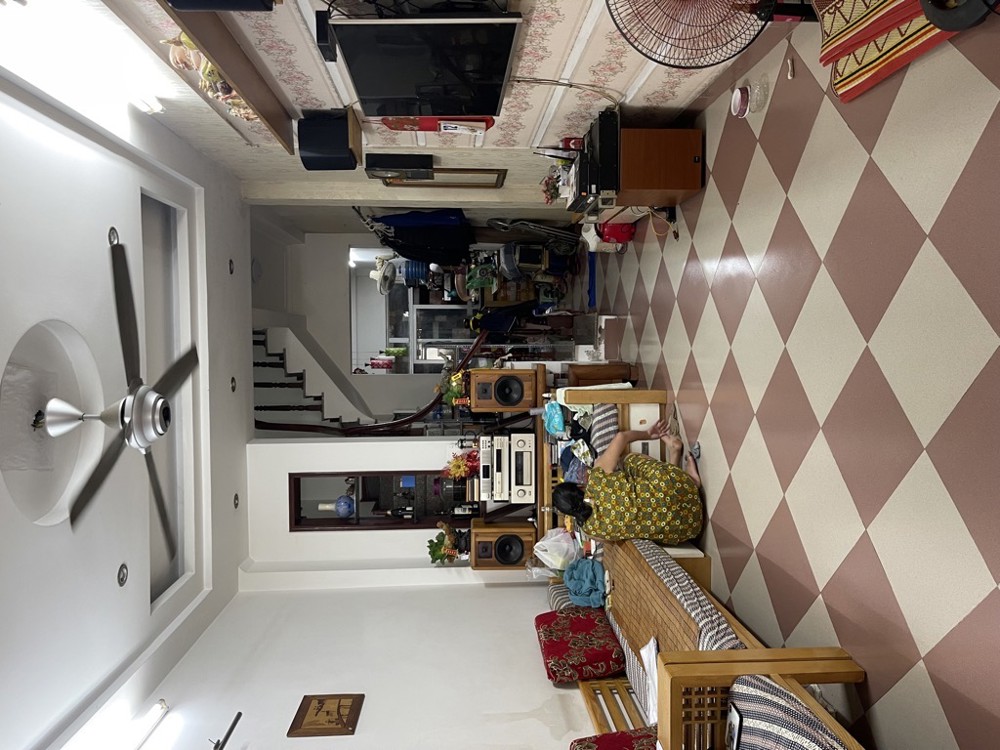 Chỉ hơn 10 tỷ nhà 47m x 4T ngõ 193 Bồ Đề, oto thông, qua nhà vào nhà, cách hồ chưa đến 100m