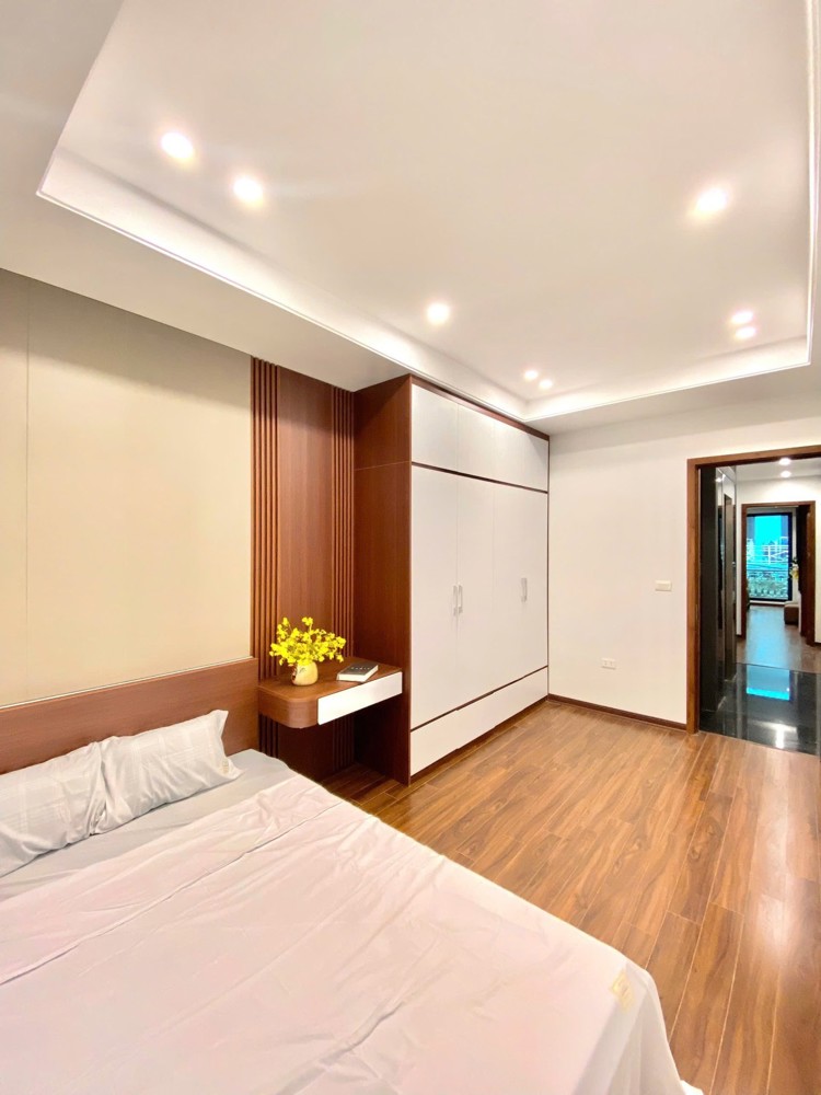 MẶT NGÕ PHỐ LẠC LONG QUÂN 52M  GIÁ 19,3 TỶ- 6 TẦNG THANG MÁY – 2 MẶT THOÁNG- Ô TÔ-GẦN HỒ