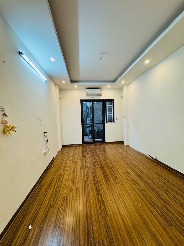 🏠 Minh Khai  45m²  5 tầng  6 phòng khép kín
🚶 Ngõ nông, gần phố
💰 Giá: 9,5 tỷ  Sổ đỏ sẵn sàng