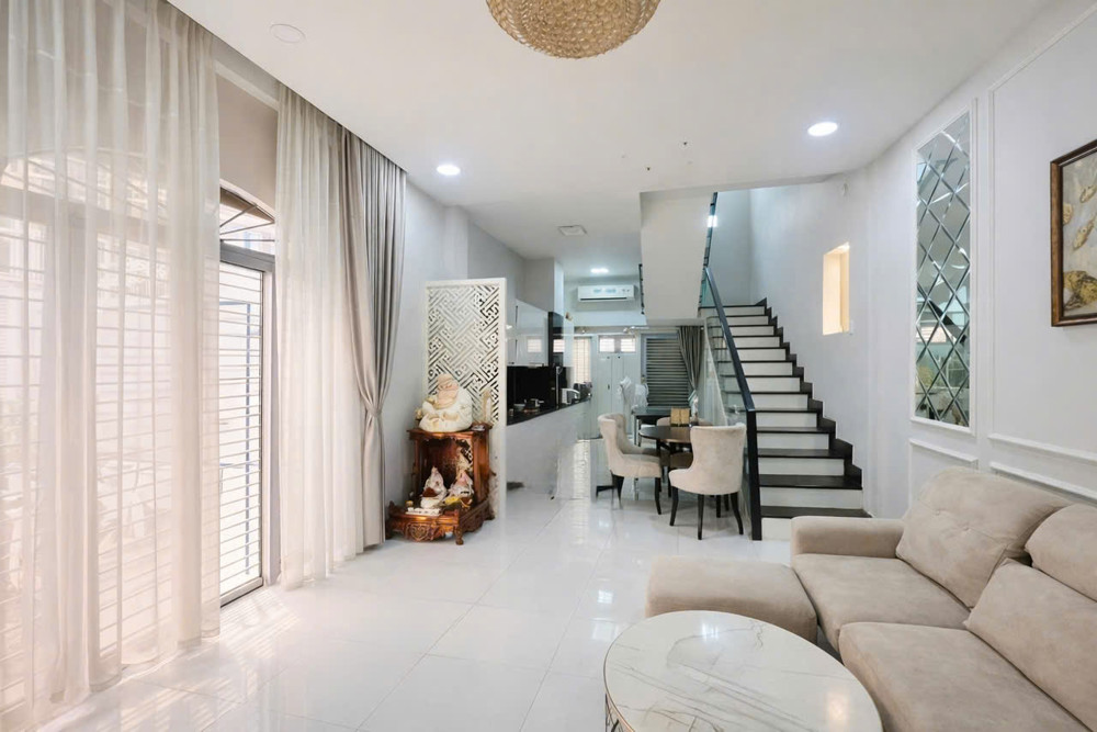 Bán Nhà Lô Góc Trần Quang Diệu, Trung Tâm Quận 3 – Hẻm Thông, Không Qua Hoạch Lộ Giới