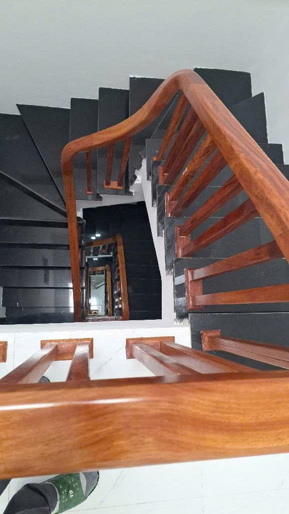 BÁN 50M2 NHÀ MẶT PHỐ HOÀNG QUỐC VIỆT, KINH DOANH, 2 THOÁNG GIÁ 12 ,5 TỶ