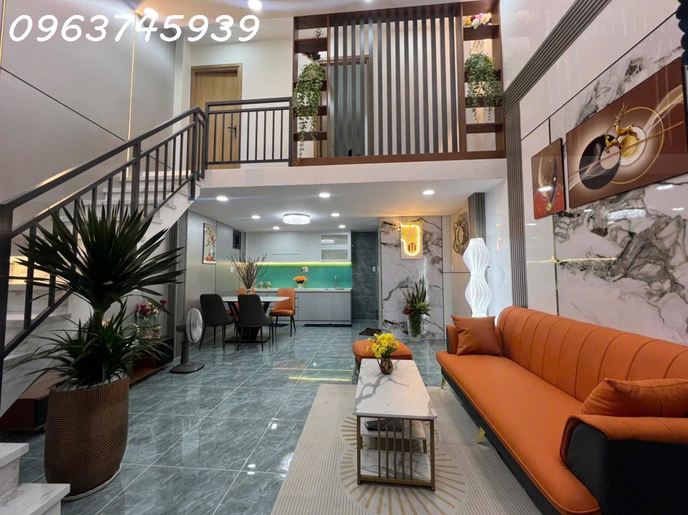 Bán Nhà Phố Linh Xuân Gần Phạm Văn Đồng, 40m2, Ngang 4.5m, 2 Tầng, Giá 3.95 Tỷ