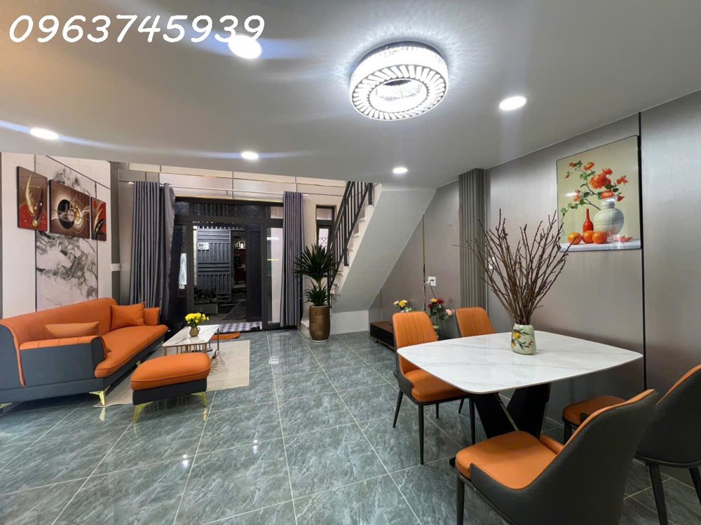 Bán Nhà Phố Linh Xuân Gần Phạm Văn Đồng, 40m2, Ngang 4.5m, 2 Tầng, Giá 3.95 Tỷ