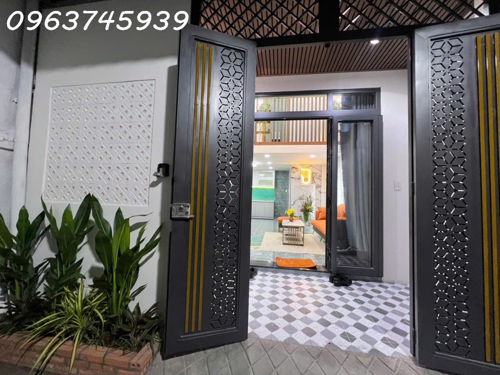 Bán Nhà Phố Linh Xuân Gần Phạm Văn Đồng, 40m2, Ngang 4.5m, 2 Tầng, Giá 3.95 Tỷ