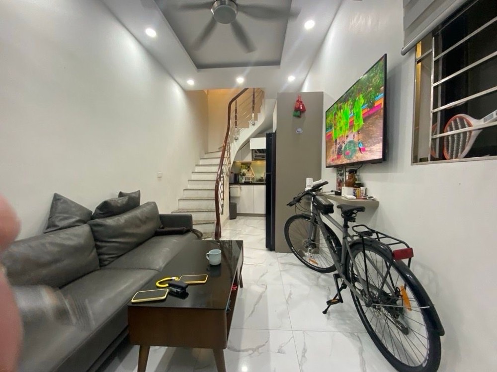 hoàng hoa thám DT 25m 6,9 tỷ lô góc 3 thoáng,dân xây,ngõ thông,ba gác tránh