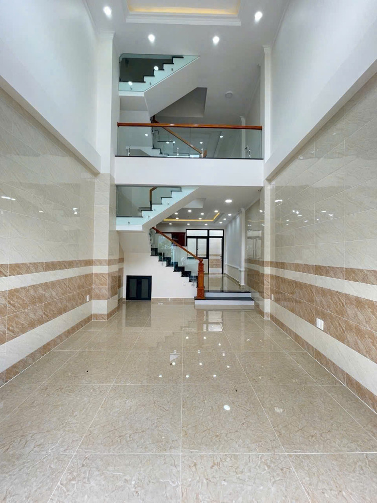 Nhà Quốc Lộ 13, 60M2 X 4 Tầng Btct, Hoàn Công, Ô Tô Vào Nhà, 7 Tỷ Nhỉnh Còn Tl