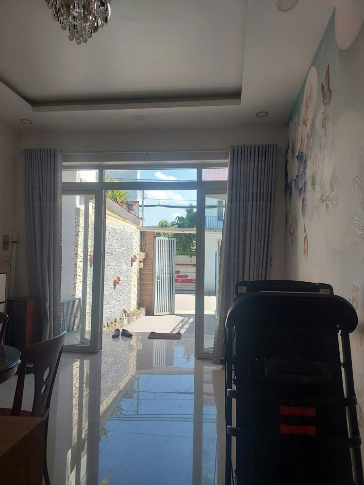 Gấp bán nhà 4 tầng vị trí đẹp 2 mặt thông thoáng,đường rộng 10m,Cát Lái,Quận 2 
Diện tích 75 ngang