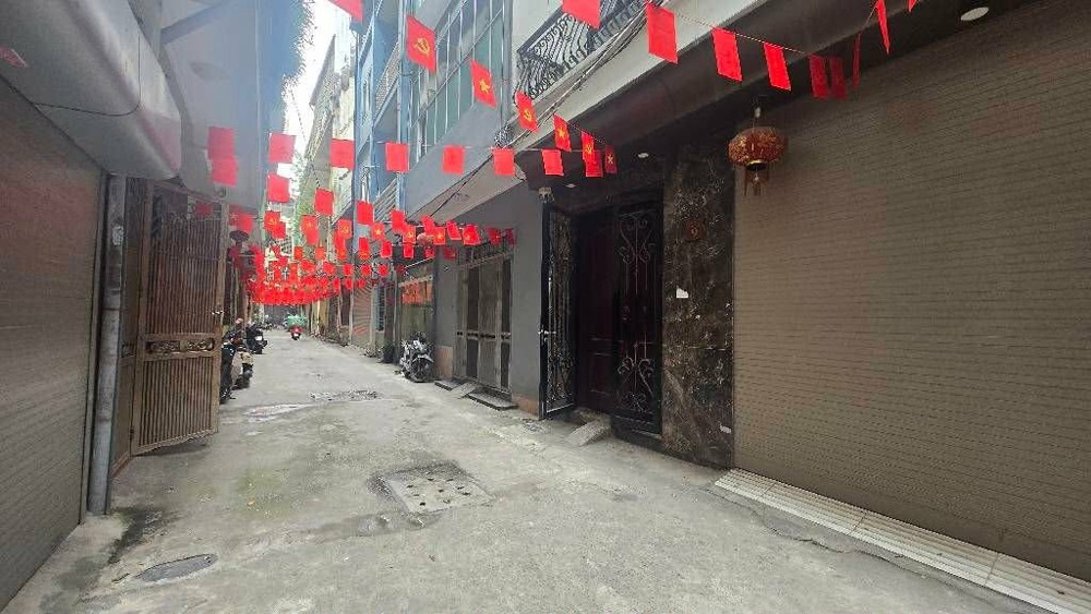 🏠 Ngã tư Minh Khai – Kim Ngưu  60m²  5 tầng
🚲 Mặt ngõ thông  VF3 đỗ cửa