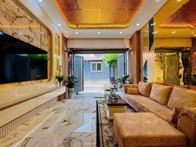 Bán nhà đẹp đường  Huỳnh Văn Nghệ, Tân Bình, TP HCM. DT 50m2, 4 tầng. Giá 7,9 tỷ, sổ hồng đầy đủ