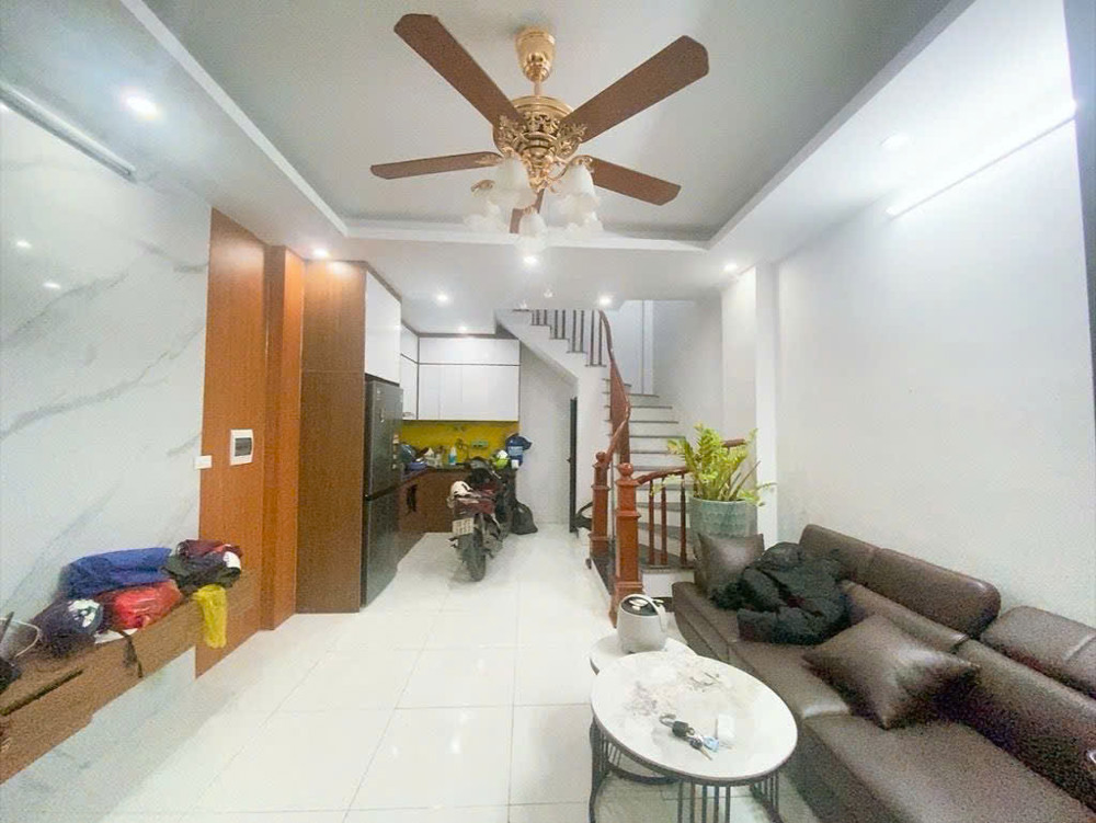 Làng Việt Kiều Châu Âu 76M phân lô, vỉ hè, ô tô đỗ ngày đêm 24,5 tỷ