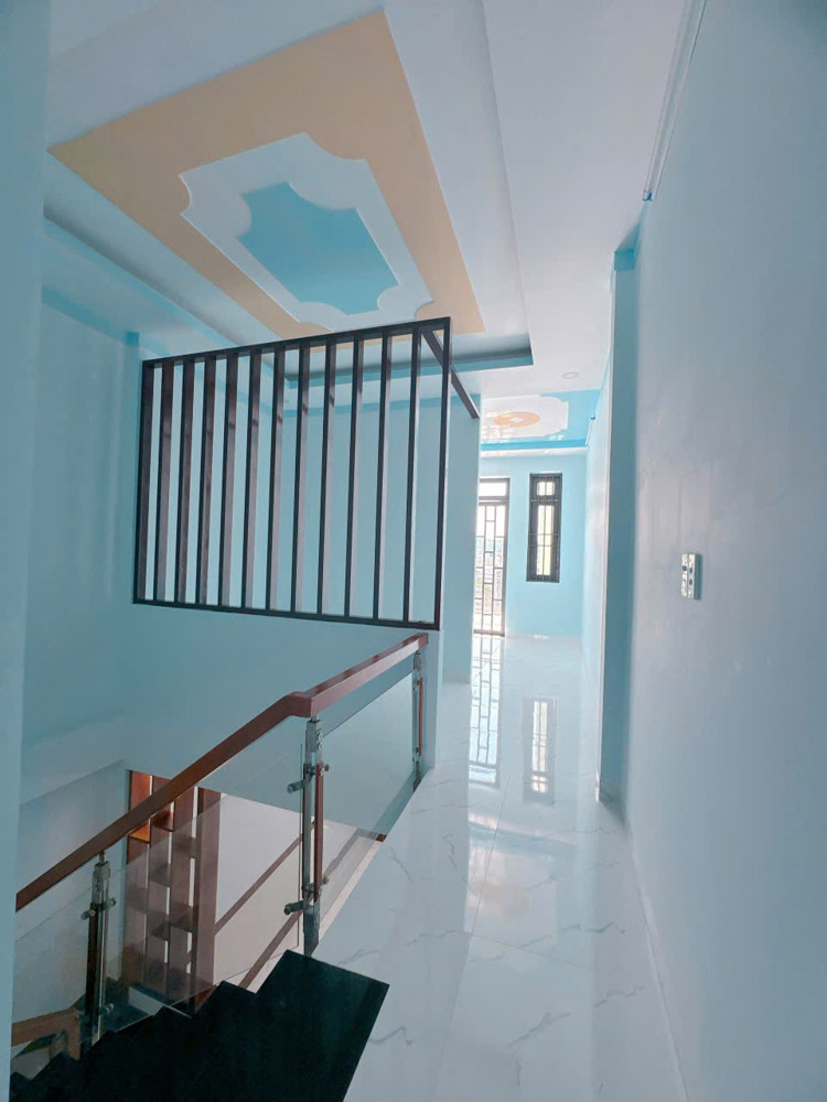 Bán nhà ĐẸP 2 Tầng P.Biên Hòa,Đường xe hơi,SHR,gần Đông Bình Dương