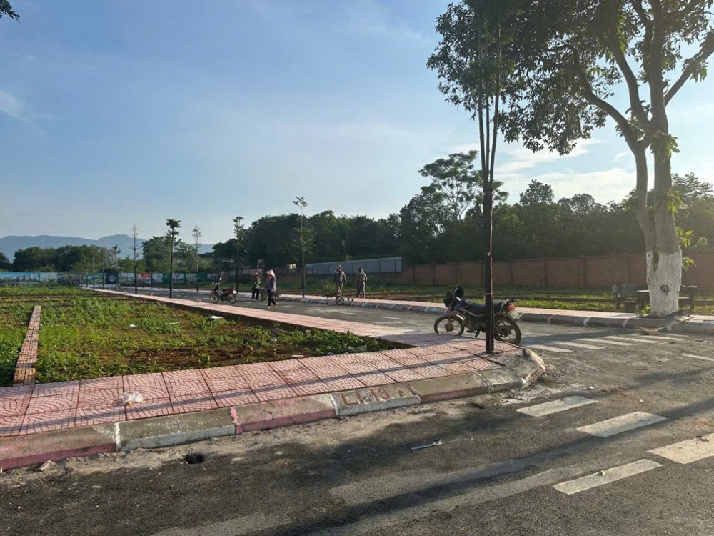 Chính chủ bán lô đất ở Hoà Lạc ( Phú Cát) gần trường Đại học Quốc gia, FPT, sát QL21 giá rẻ