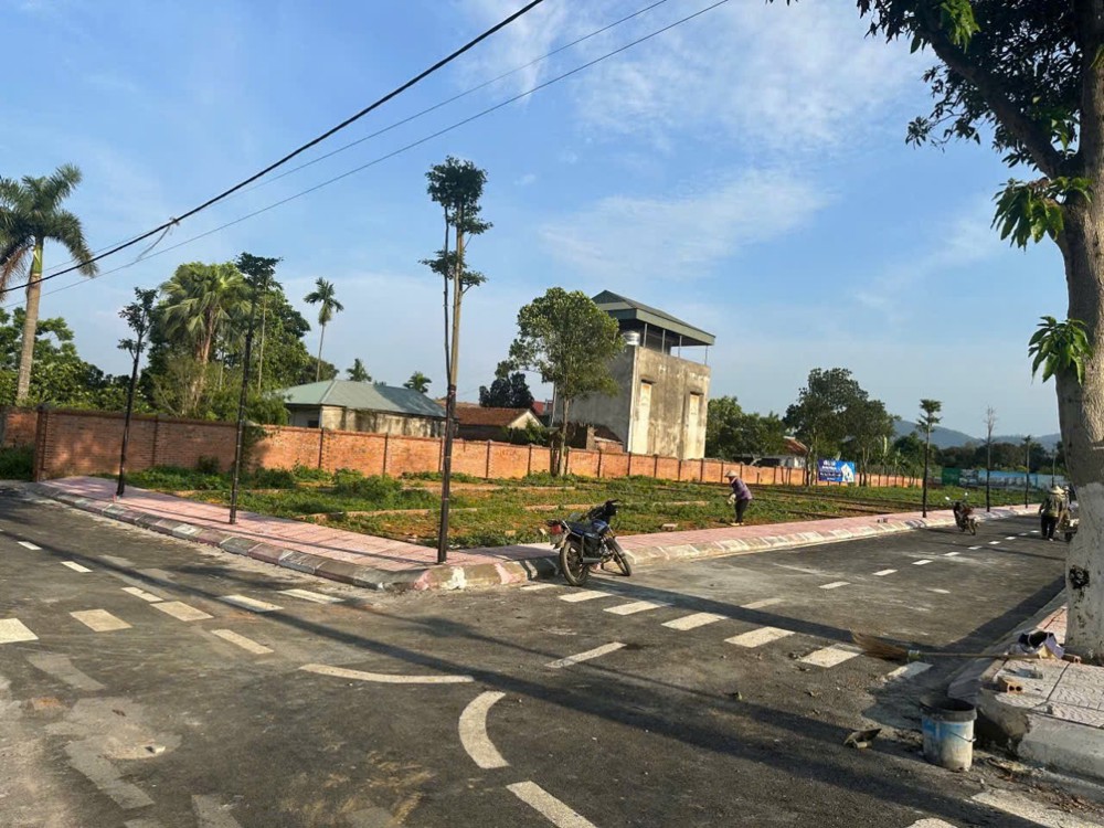 Chính chủ bán lô đất ở Hoà Lạc ( Phú Cát) gần trường Đại học Quốc gia, FPT, sát QL21 giá rẻ