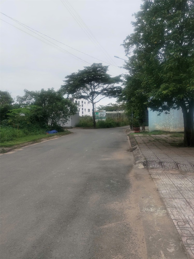 ĐẤT ĐẸP - GIÁ TỐT - Bán GẤP Lô Đất Tiềm Năng Tại Phường Phú Hữu tp Thủ Đức, HCM