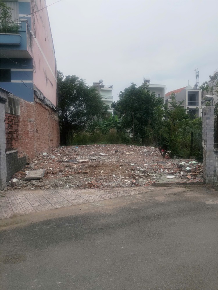 ĐẤT ĐẸP - GIÁ TỐT - Bán GẤP Lô Đất Tiềm Năng Tại Phường Phú Hữu tp Thủ Đức, HCM