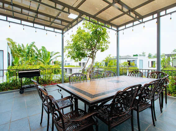 Bán căn biệt thự xây 4 tầng 2 mặt đường, mặt tiền cực rộng 10,5m