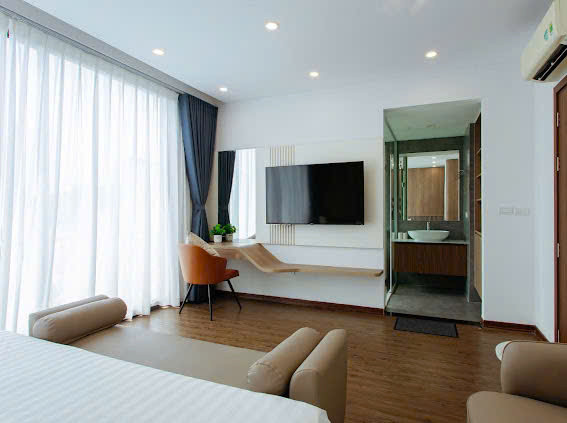 Bán căn biệt thự xây 4 tầng 2 mặt đường, mặt tiền cực rộng 10,5m