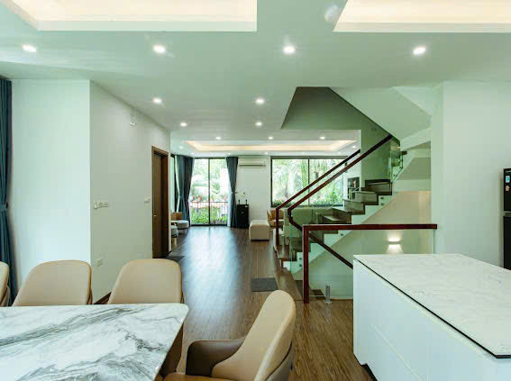 Bán căn biệt thự xây 4 tầng 2 mặt đường, mặt tiền cực rộng 10,5m