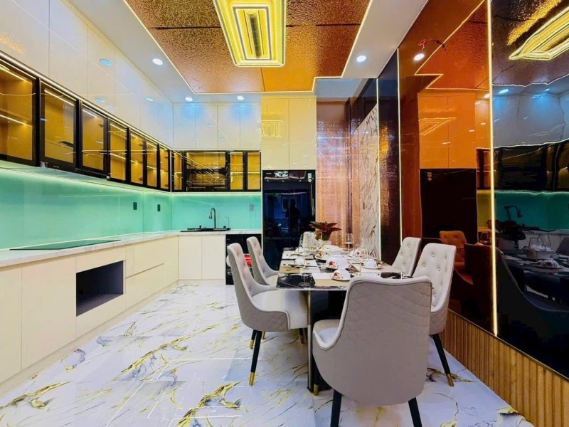 Bán nhà đẹp đường  Huỳnh Văn Nghệ, Tân Bình, TP HCM. DT 50m2, 4 tầng. Giá 7,9 tỷ, sổ hồng đầy đủ