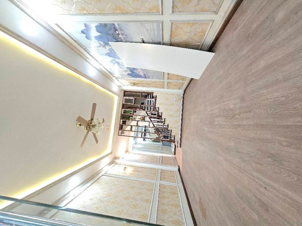 🏠 Phân lô Trương Định  42m²  5 tầng  Lô góc
🚲 Ngõ nông, ngõ rộng ba gác đỗ cửa
💰 Giá: 9,5 tỷ