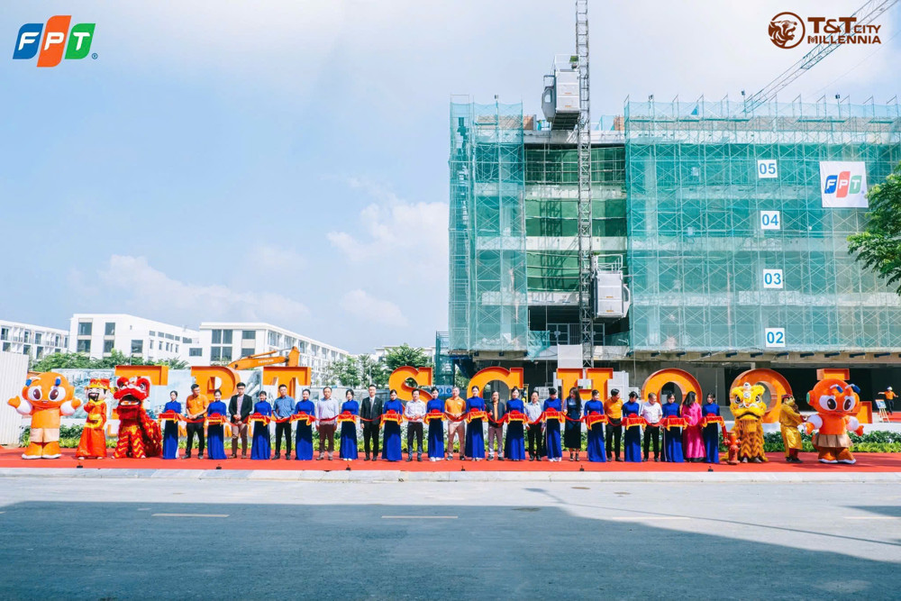 NHÀ CẠNH MẶT TIỀN PHỐ ĐI BỘ - 5MX20M - PHÚ MỸ HƯNG (20 PHÚT) - NHỈNH 5 TỶ - 1 TRỆT 3 LẦU