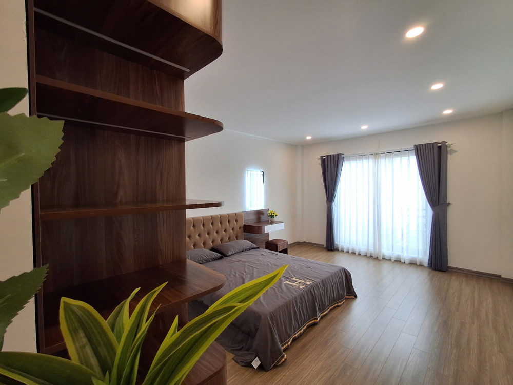 NHÀ MỚI FULL NỘI THÂT Ô TÔ ĐỖ CỬA Nguyễn Văn Linh 58m2 X 5 Tầng15.5 tỷ Long Biên- Hà Nội