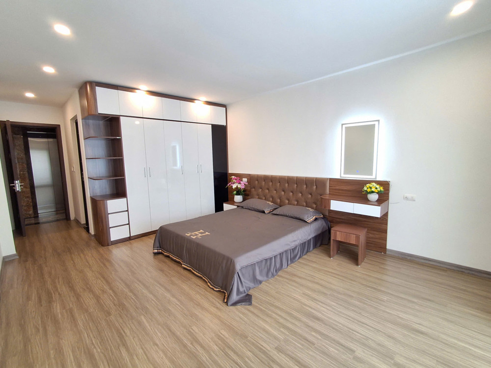 NHÀ MỚI FULL NỘI THÂT Ô TÔ ĐỖ CỬA Nguyễn Văn Linh 58m2 X 5 Tầng15.5 tỷ Long Biên- Hà Nội