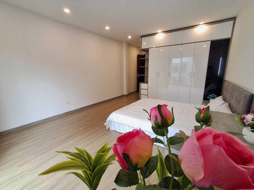 NHÀ MỚI FULL NỘI THÂT Ô TÔ ĐỖ CỬA Nguyễn Văn Linh 58m2 X 5 Tầng15.5 tỷ Long Biên- Hà Nội