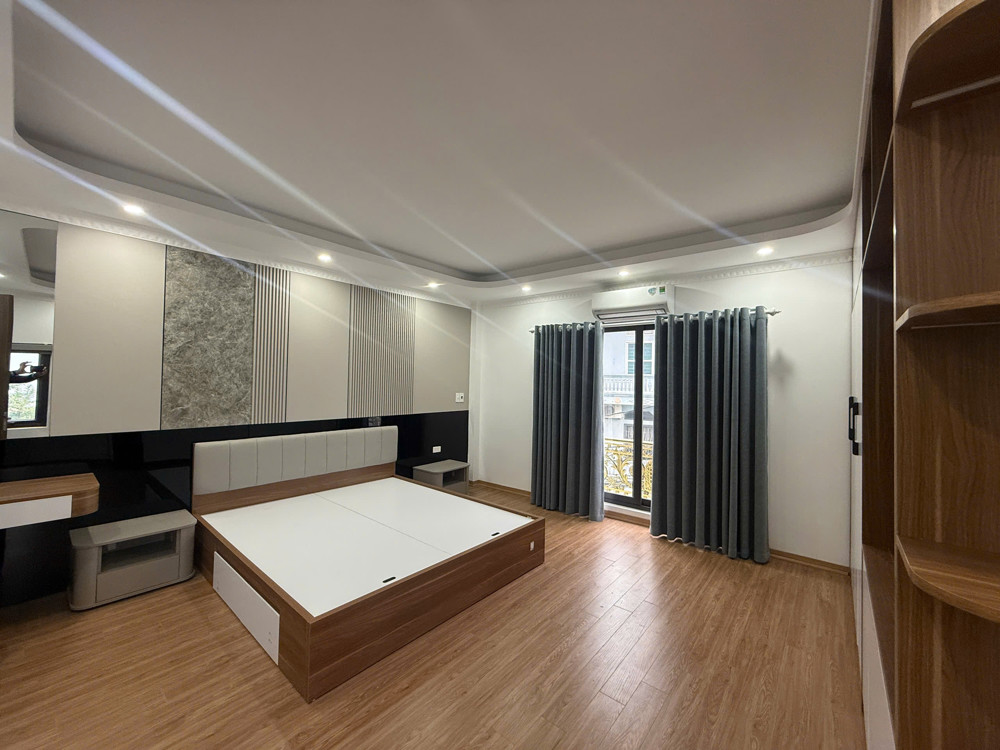 NHÀ ĐẸP 6 TẦNG NGÕ Ô TÔ CHÁNH- KINH DOANH Phố  Nguyễn Văn Linh 46m2 X 15.8 Tỷ Long Biên- Hà Nội