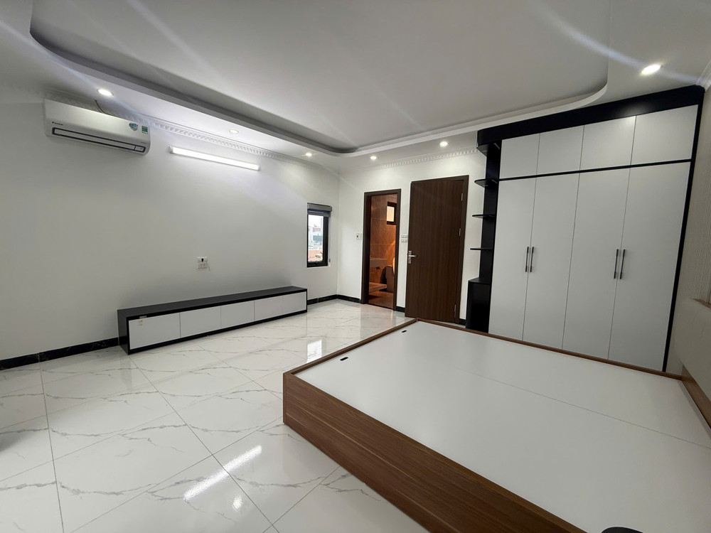 NHÀ ĐẸP 6 TẦNG NGÕ Ô TÔ CHÁNH- KINH DOANH Phố  Nguyễn Văn Linh 46m2 X 15.8 Tỷ Long Biên- Hà Nội