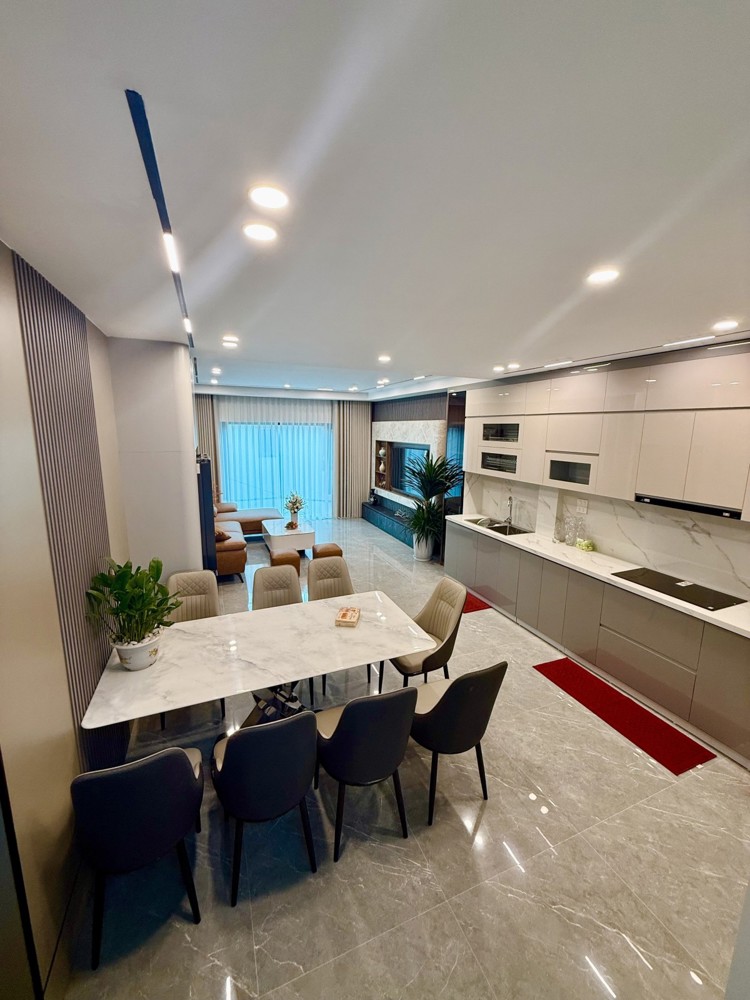 Bán nhà phân lô Ngọc Thụy – 6 tầng thang máy – gara ô tô – full nội thất