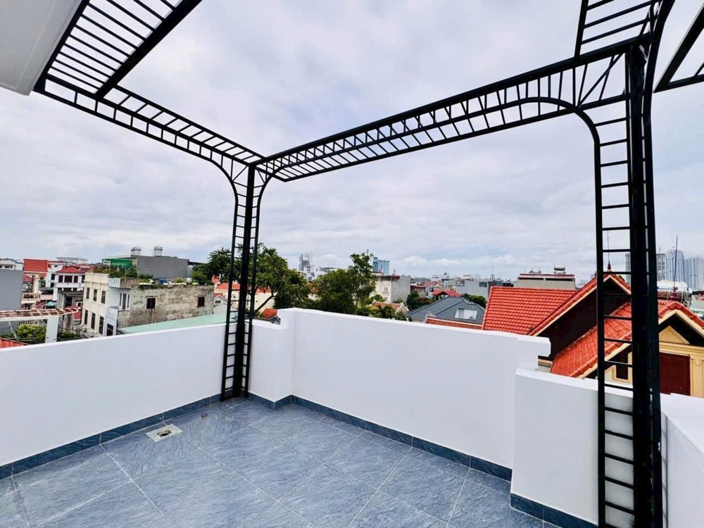 Bán nhà 4 tầng móng cọc khoan nhồi mặt ngõ Đằng Hải, trung tâm Hải An