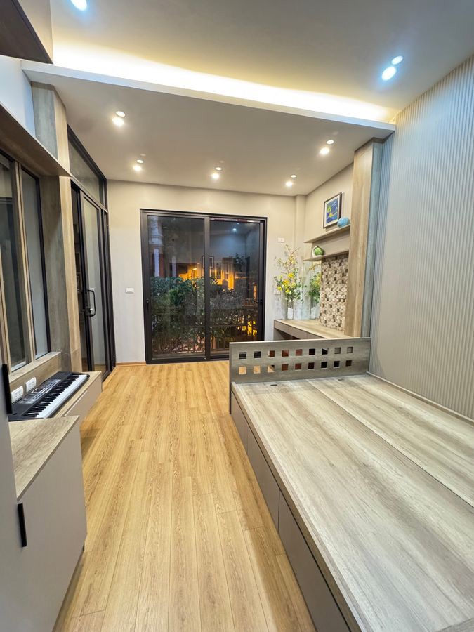 NHÀ MỚI 6 TẦNG Ô TÔ ĐỖ CỬA FULL NỘI THẤT Nguyễn Văn Cừ 51m X 11.9 tỷ Long Biên Hà Nội