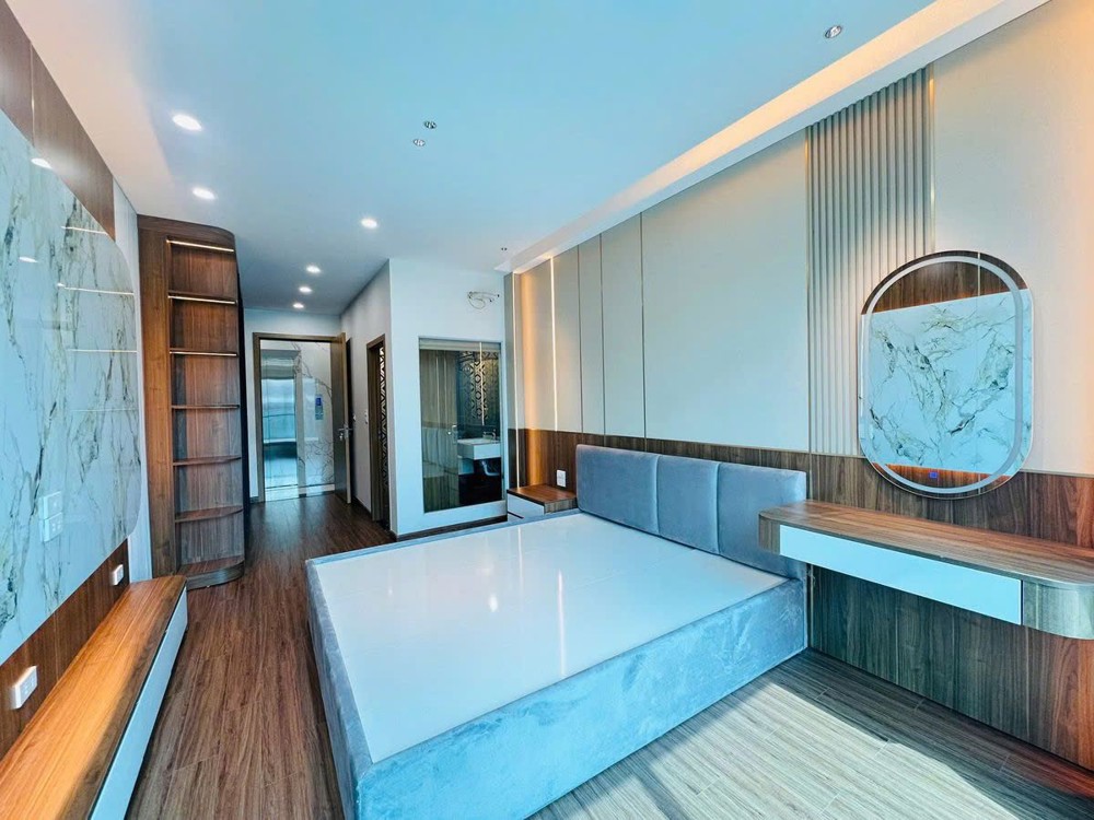 NHÀ MƯỚI Ô TÔ ĐỖ CỬA Xuân Đỗ 42 m2 X 6 Tầng X10.8 tỷ Long Biên Hà Nội