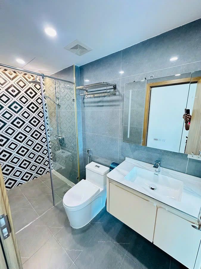 NHÀ MƯỚI Ô TÔ ĐỖ CỬA Xuân Đỗ 42 m2 X 6 Tầng X10.8 tỷ Long Biên Hà Nội