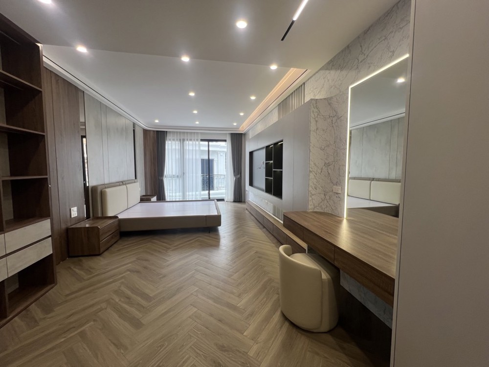 Bán nhà ngõ 135 Bồ Đề 58m x 6T gara thang máy kinh doanh nhỏ, giá đầu tư