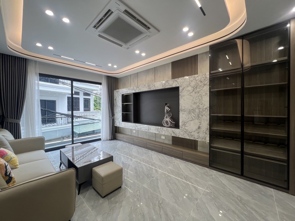 Bán nhà ngõ 135 Bồ Đề 58m x 6T gara thang máy kinh doanh nhỏ, giá đầu tư