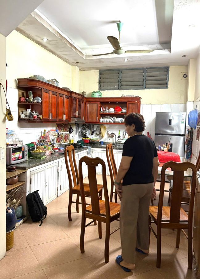 Bán Nhà Hoàng Hoa Thám 46m2.  5 tầng. mặt tiền 3.5m. giá  12 tỷ Ba Đình Hà Nội