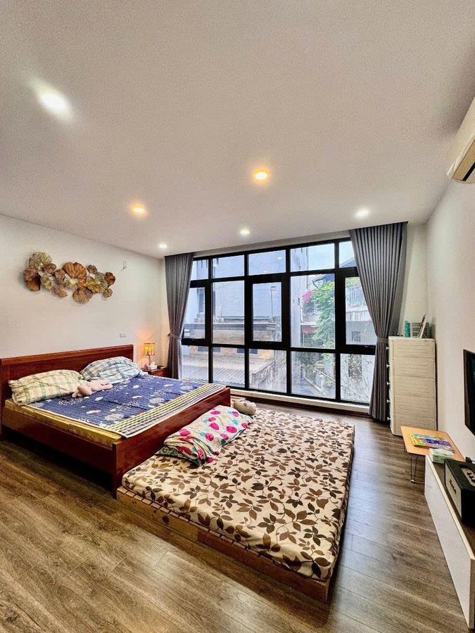 Bán Nhà Dương Văn Bé 42m2. 5 tầng. mặt tiền 5m. giá 9.5 Tỷ Hai Bà Trưng Hà Nội