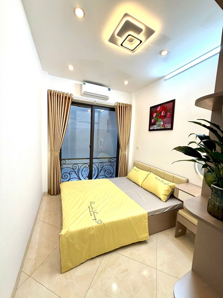 Bán Nhà  Ngõ Đình Đông 17/23m2. 4 tầng. mặt tiền 3m. giá 5.8 tỷ Hai Bà Trưng Hà Nội